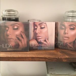 HUDA 3D highlighter palettes